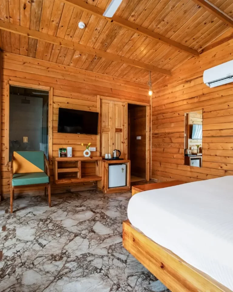 Wooden Cottage Pool-View